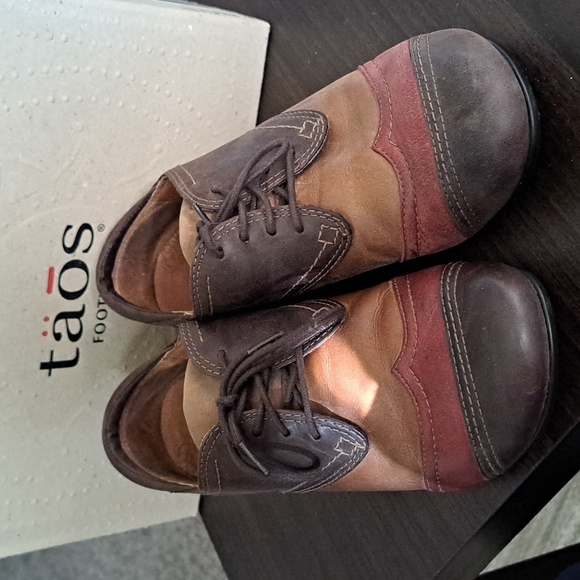 Womens size 8 Jive Taos - Picture 2 of 3